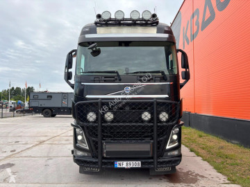 جرار Volvo