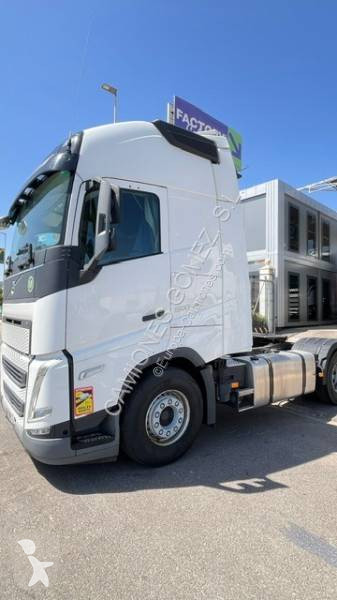 جرار Volvo