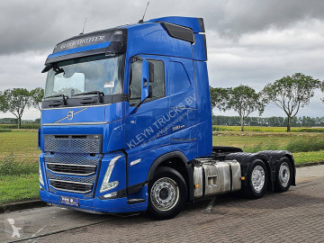 جرار Volvo