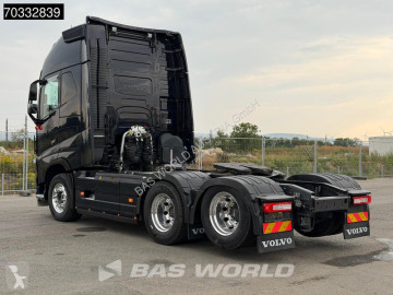 جرار Volvo