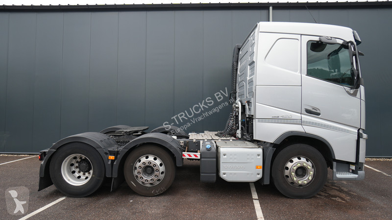 جرار Volvo 420 6X2 Adr tractor unit