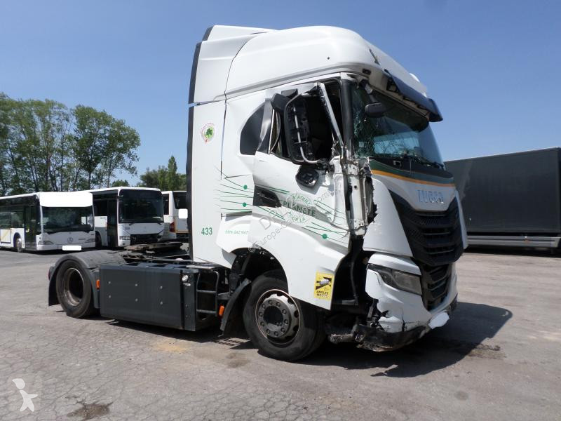 جرار Iveco 460NP