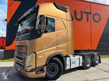 Cabeza tractora Volvo