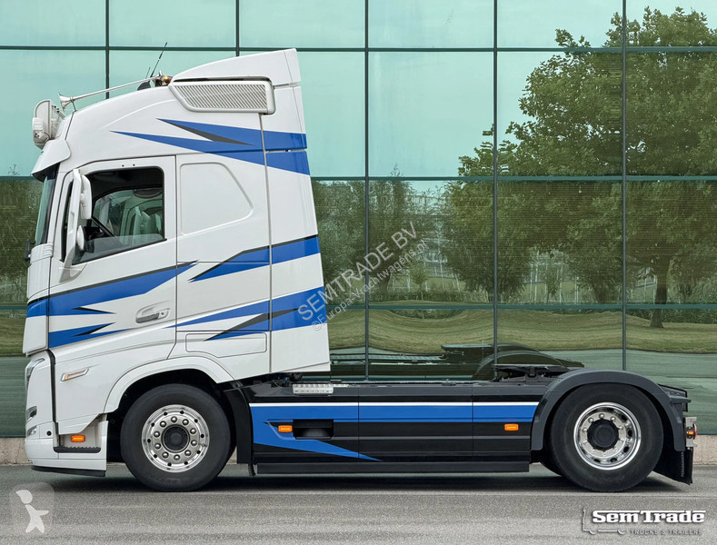 Tracteur Volvo 13500 GLOBETROTTER ONLY 312.000...