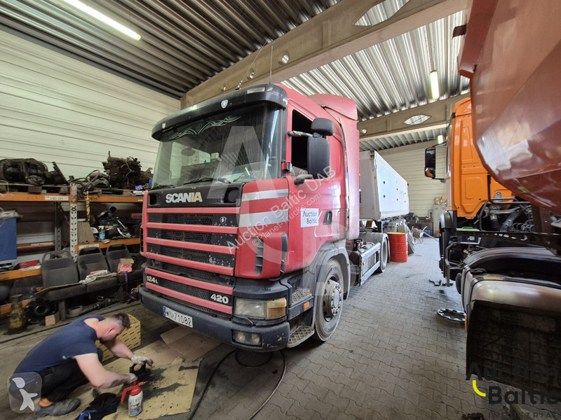 Cap tractor Scania