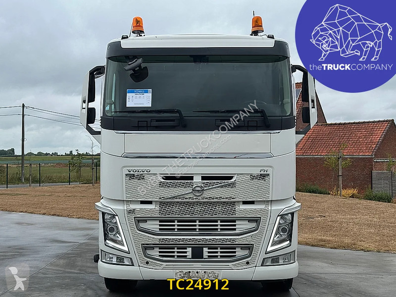 جرار Volvo