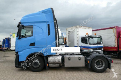 Traktor Iveco