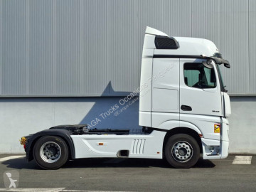 Traktor Mercedes