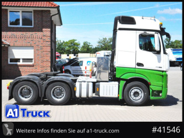 Cabeza tractora convoy excepcional Mercedes