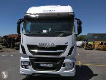 Tahač Iveco