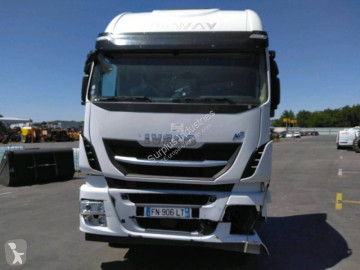 Tahač Iveco