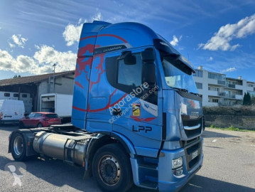 Cabeza tractora Iveco