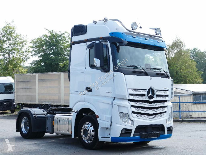 Tracteur Mercedes 1848 *ACC*