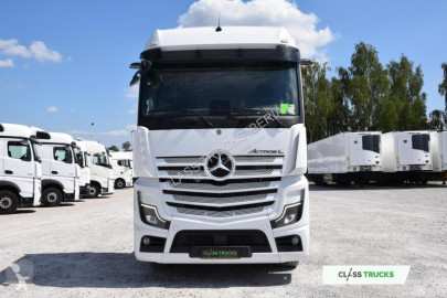 Cabeza tractora Mercedes