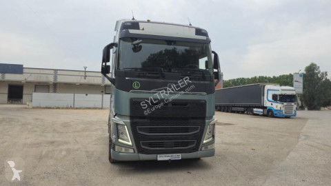 Влекач Volvo