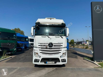 Cabeza tractora Mercedes