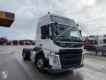 Cabeza tractora productos peligrosos / ADR Volvo