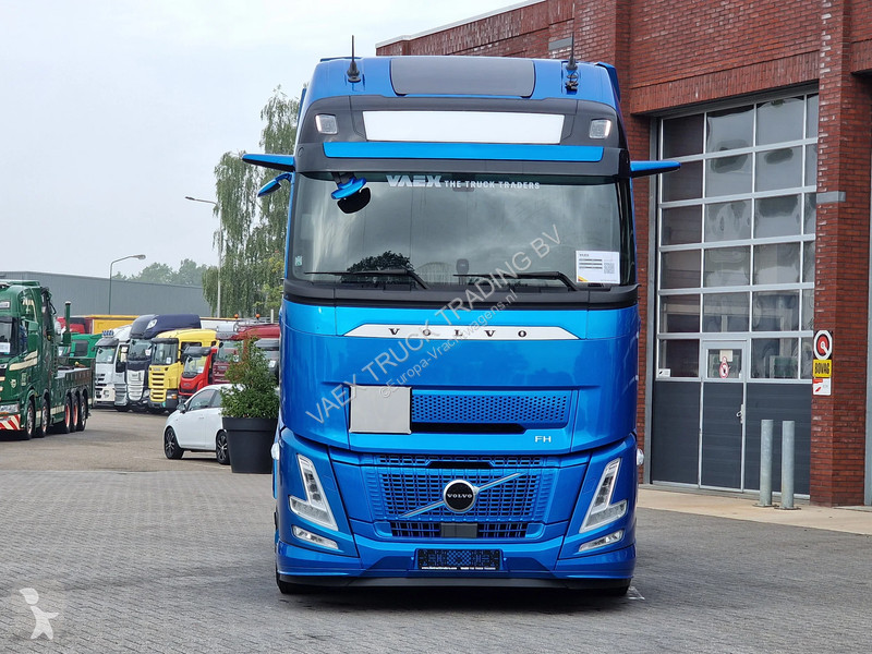 Trekker Volvo 13500 Globetrotter XXL Aero -...