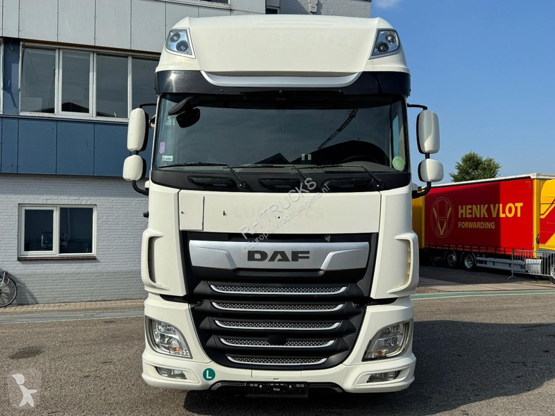 Trekker DAF XF  4X2 EURO 6 MEGA