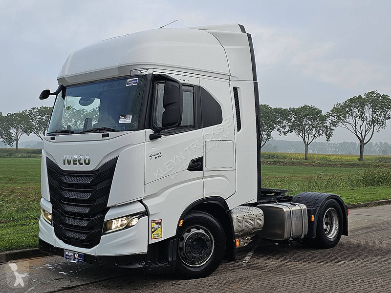 Trekker Iveco AS440S51