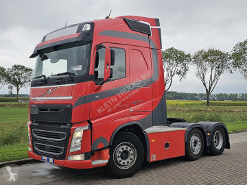 Cabeza tractora Volvo