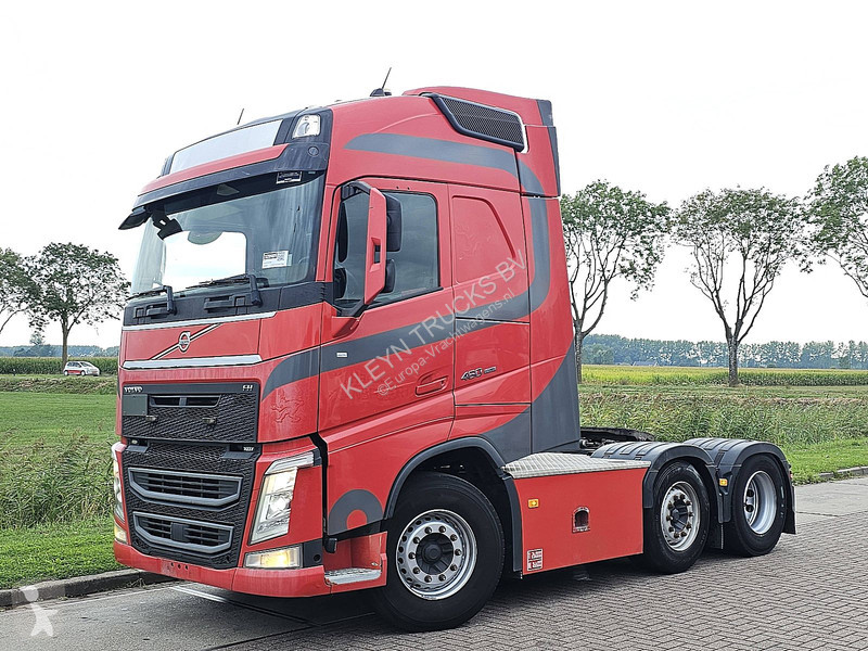 Trekker Volvo 460 6X2 XENON SKIRTS