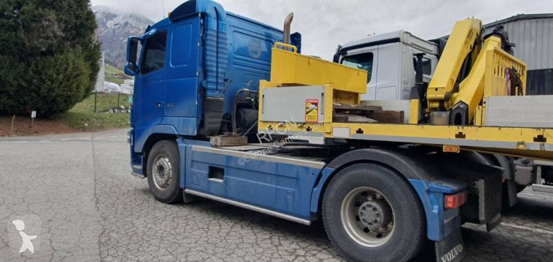 Tahač Volvo 600