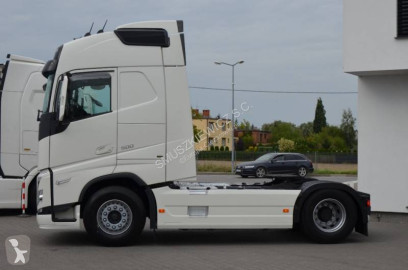 Cabeza tractora Volvo