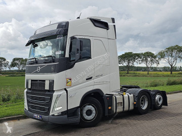 Cabeza tractora Volvo