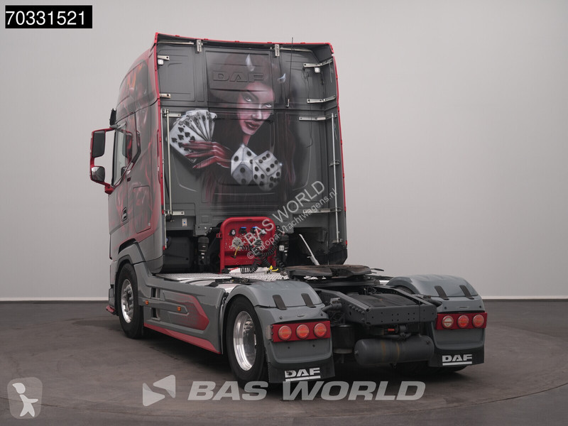 Cabeza tractora DAF + 530 + 4X2 Special!...