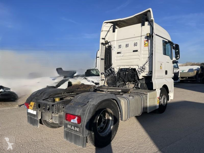 Iveco  TGX 18.500 tractor unit