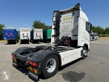 Cabeza tractora Volvo