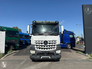 Cabeza tractora Mercedes