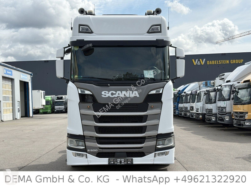 Cabeza tractora Scania...