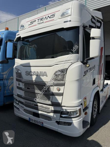 Cabeza tractora productos peligrosos / ADR Scania
