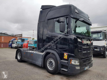 Cabeza tractora productos peligrosos / ADR Scania