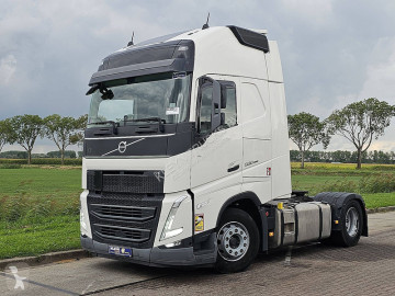 Cabeza tractora Volvo