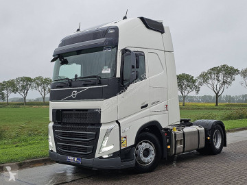 Cabeza tractora Volvo