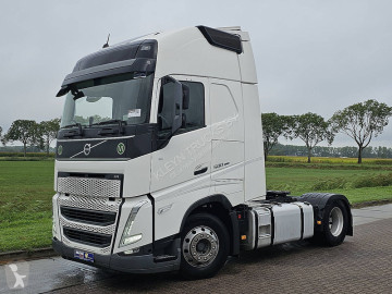 Cabeza tractora Volvo