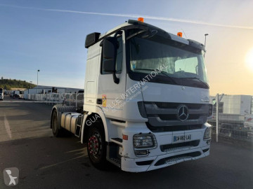 Cabeza tractora Mercedes