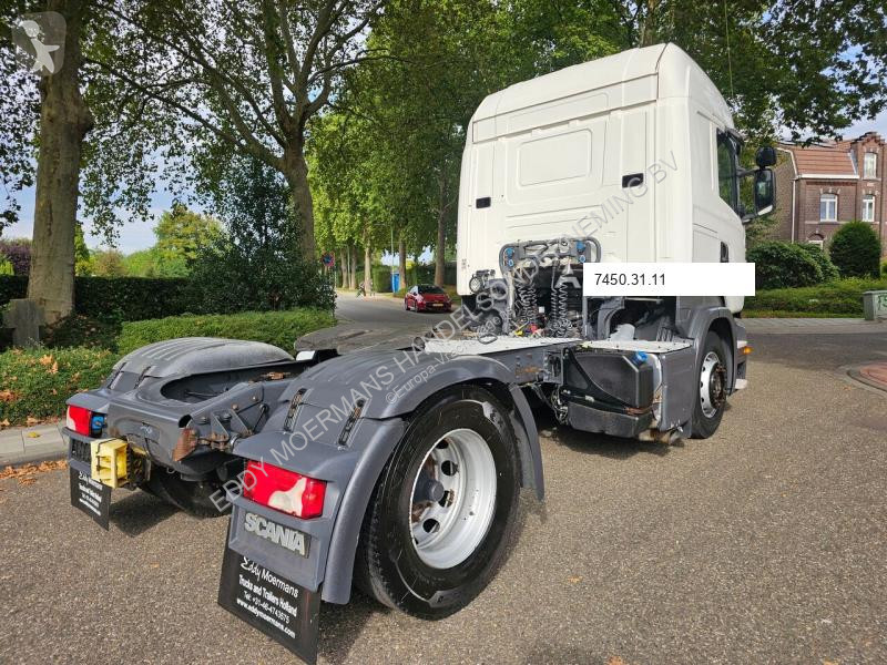 Nyergesvontató Scania Highline
