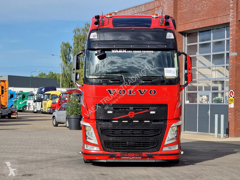 Cabeza tractora Volvo 13500 Globetrotter XL...