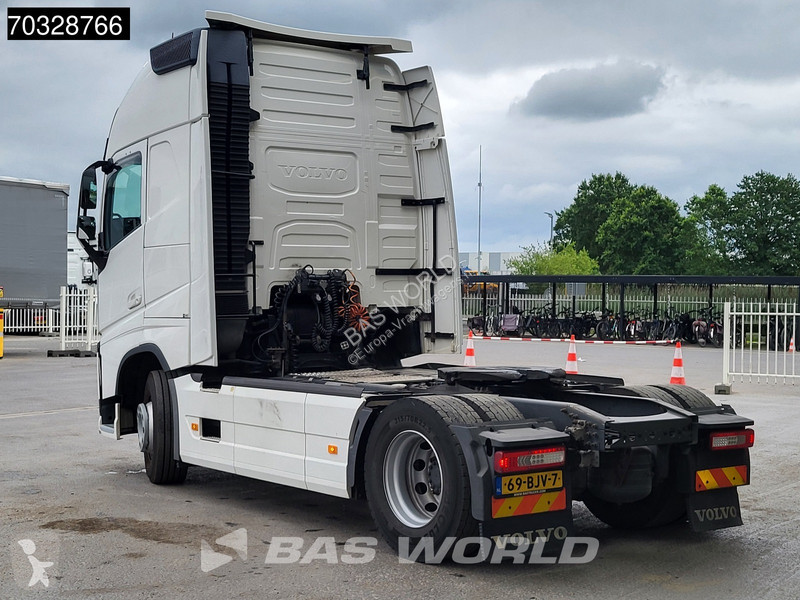Tahač Volvo 500 4X2 XL 2xTanks Xenon I-ParkCool...