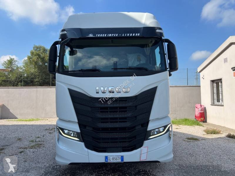 Cabeza tractora Iveco 490