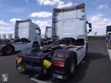 Cabeza tractora DAF