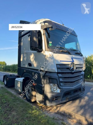 Cabeza tractora Mercedes
