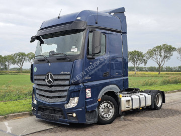 Cabeza tractora Mercedes