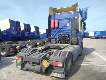 Cabeza tractora DAF