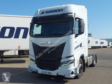 Cabeza tractora productos peligrosos / ADR Iveco