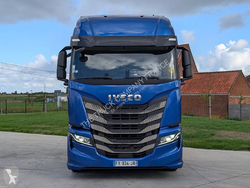Cabeza tractora Iveco 460 GNL
